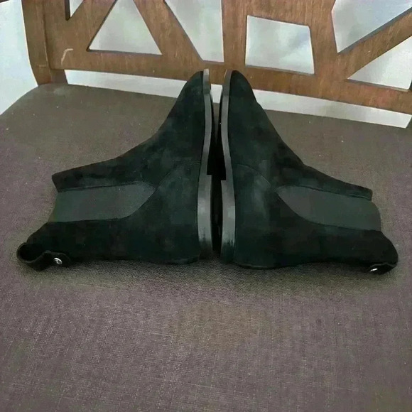 A G L 
Leather ankle boot with elastic used like a new - Picture 6 of 11